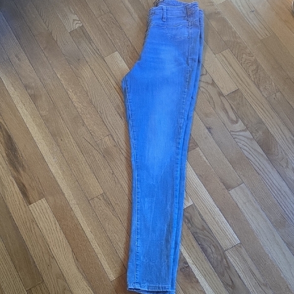 Refuge High Rise Blue Jeans - Picture 5 of 9